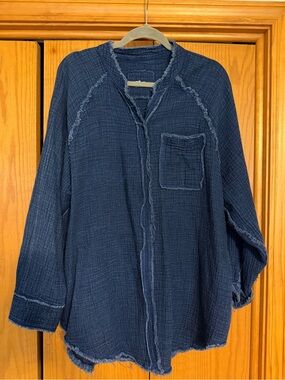 aerie Set Navy Blue Button-Down Textured Women's Shirt and Matching Shorts